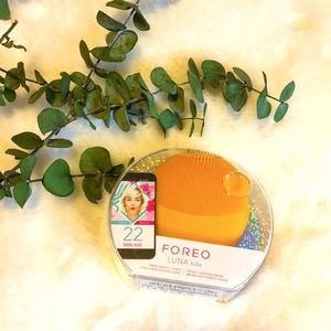Foreo • Luna Fofo Facial Cleansing Brush